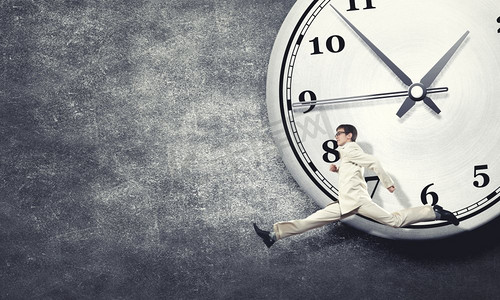 时间概念与匆忙奔跑的滑稽商人