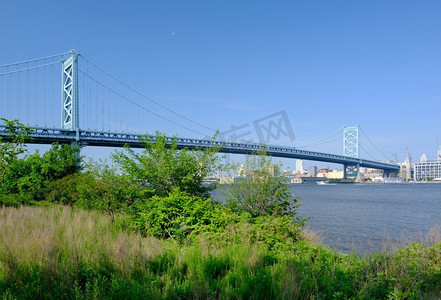 宾夕法尼亚州费城和新泽西州卡姆登之间的本杰明·富兰克林大桥。没有品牌名称或版权对象。
