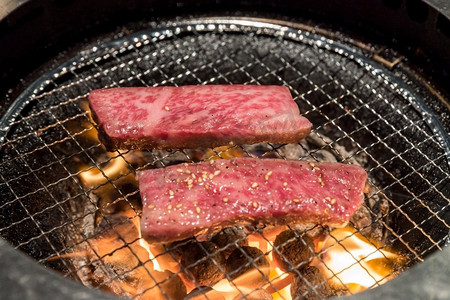 烤新鲜日本和牛沙朗肉烧烤烤肉