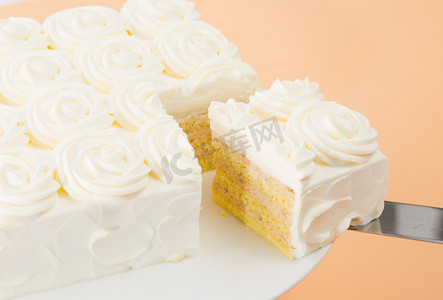 拿破仑酥摄影照片_蛋糕糕点精致甜品蛋糕店生日玫瑰切开