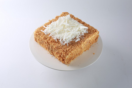 拿破仑酥摄影照片_蛋糕拿破仑白巧糕点精致甜品蛋糕店烘焙生日多层夹心