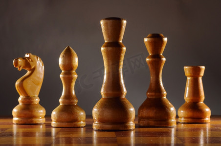 木制老年国际象棋