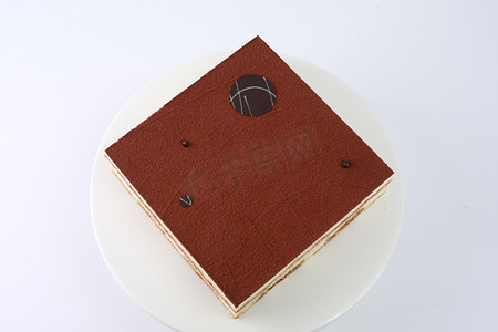 多层防护摄影照片_蛋糕糕点提拉米苏生日精致甜品鲜果蛋糕店烘焙多层夹心