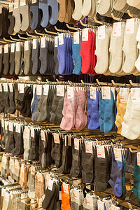 商场货架摄影照片_商场货架袜子棉袜商品