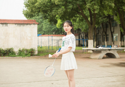 运动美女女孩少女人像球拍活泼马尾操场打球羽毛球