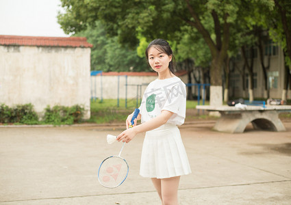 打球羽毛球运动美女女孩少女人像球拍活泼马尾操场