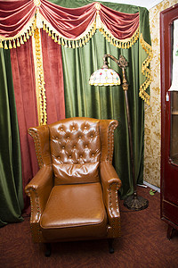 欧式花纹摄影照片_客厅假花咖啡下午茶装修沙发墙纸台灯真皮欧式