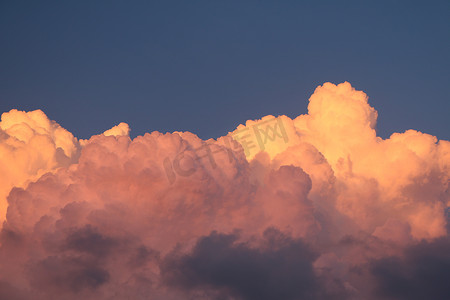 蓝色云纹素材摄影照片_雨后翻滚云积卷云5