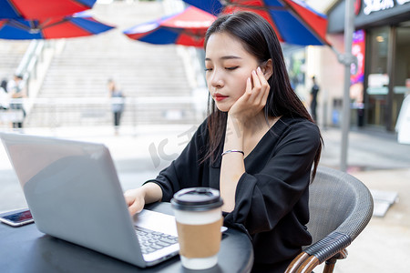 白领摄影照片_商务人像下午白领办公女性形象