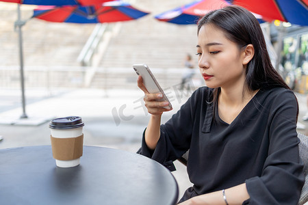 白领摄影照片_商务人像下午白领办公女性形象