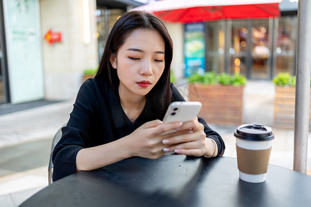 白领摄影照片_商务人像下午白领办公女性形象