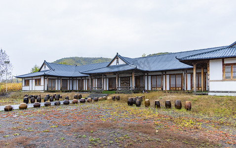 风景摄影照片_中国朝鲜族百年部落雨天景观11