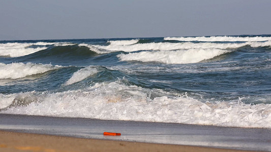 海水海浪蓝天双月湾海景