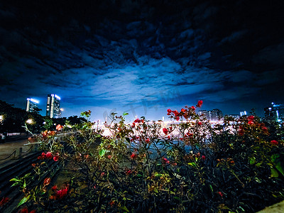 户外暗黑风格夜景