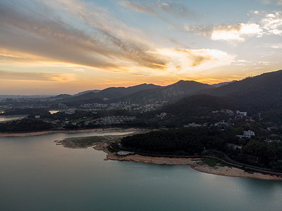 广州郊区的湖泊美景