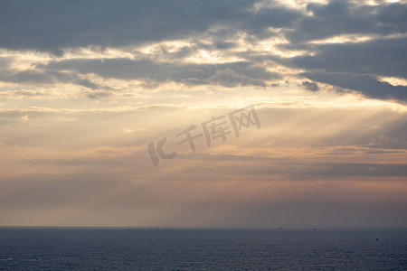 海面地平线耶稣光丁达尔光线