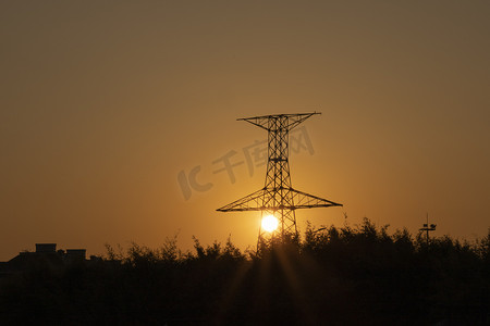 夕阳日落高压电塔