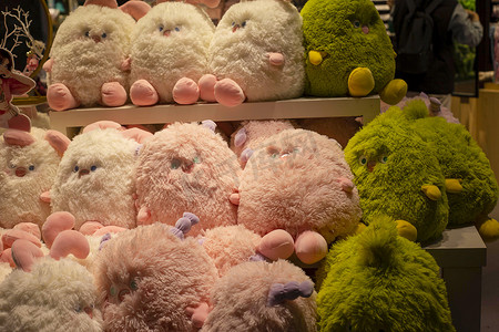 粉色玩具熊摄影照片_商场玩具熊拍摄