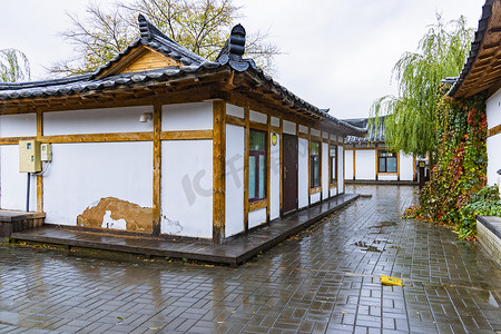 中国朝鲜族百年部落雨天景观25