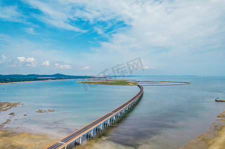 汽车大桥摄影照片_辽宁省锦州市太和区白沙湾人工岛跨海大桥12