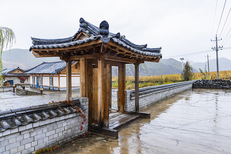 风景摄影照片_中国朝鲜族百年部落雨天景观14