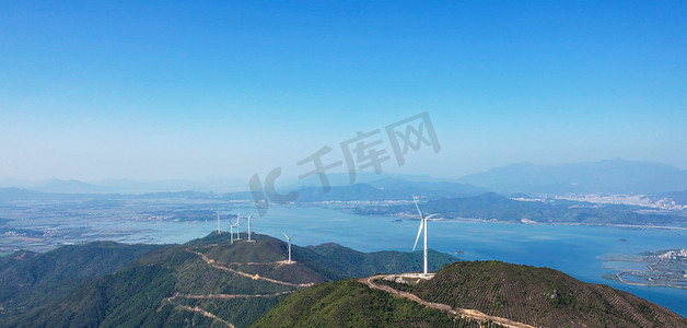 奶茶宣传促销海报摄影照片_风电风能风车新能源