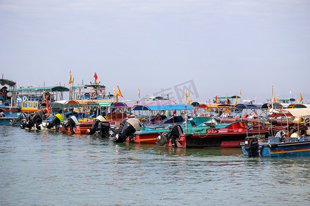 渔港摄影照片_巽寮湾海景码头观光船
