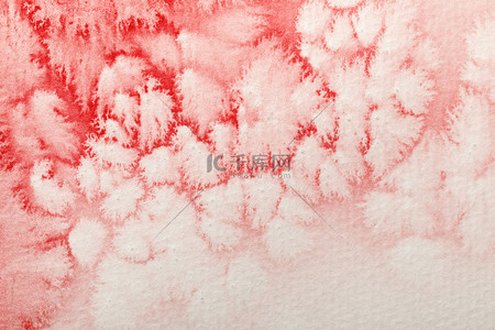 白纸背景上红色水彩油漆溢出的特写视图 