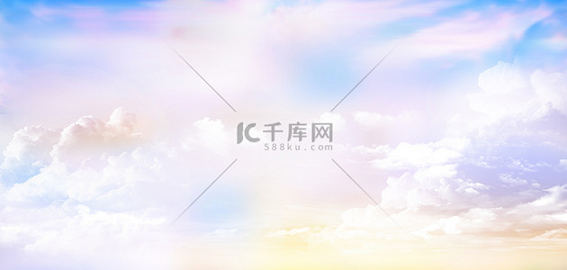云朵海报背景图片_梦幻云彩天空紫色黄色渐变唯美海报背景