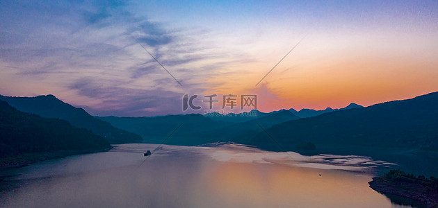 长江背景图片_长江河道夕阳彩霞云彩背景