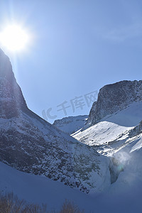 长白山雪山美景天池