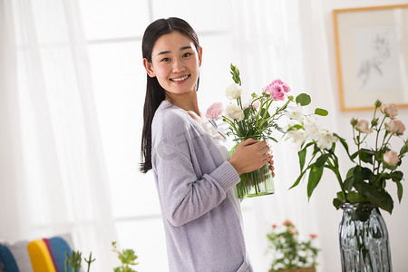 青年女人的家庭生活