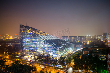 北京侨福芳草地大厦夜景