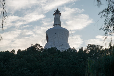 北京北海公园白塔