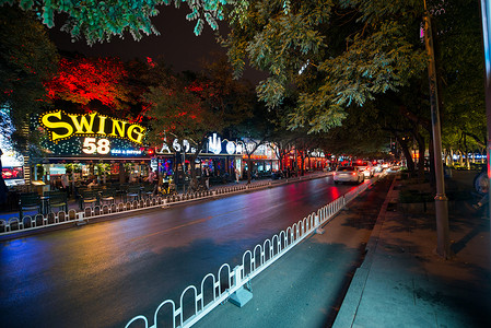 海报英文摄影照片_北京商业街夜景