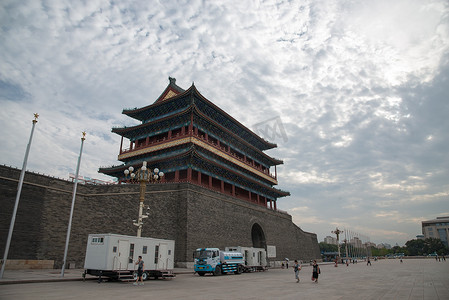 城楼登楼摄影照片_北京前门城楼