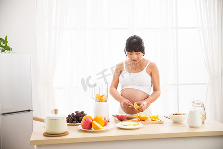 孕妇做饭