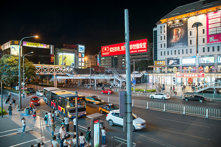 海报夜生活摄影照片_北京商业街夜景