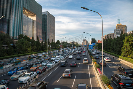 城市道路汽车摄影照片_北京城市建筑