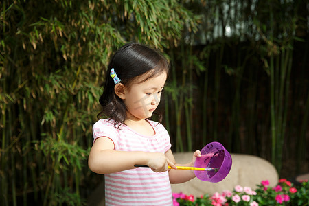 天全县学生妹酒店服务7.1359.189薇摄影照片_幼儿园的学生在做手工