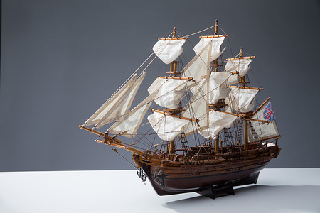轮船玩具摄影照片_帆船模型