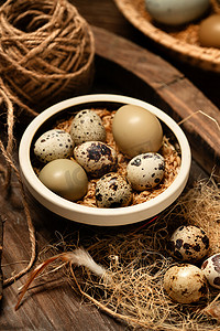 碗盛鹌鹑蛋鸡蛋