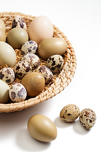 生鸭蛋摄影照片_一筐鸡蛋鸭蛋鹌鹑蛋