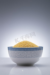 一碗小黄米