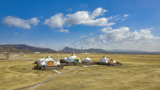 春季上新易拉宝摄影照片_呼和浩特呼和塔拉春季草原蒙古包