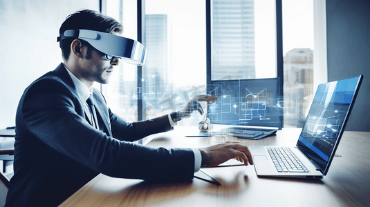 商人用手机、平板电脑和笔记本电脑工作，在办公室桌子上的虚拟现实仪表板上使用增强现实