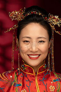漂亮的中式新娘妆面特写
