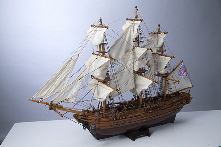 轮船玩具摄影照片_帆船模型