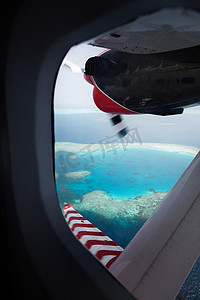 从飞机上俯瞰马尔代夫风光