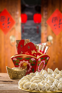 春节传统食物摄影照片_春节包饺子